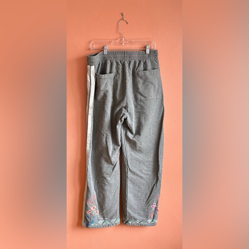 Jonny Was Embroidered Gray Women's Jogger Pants - Picture 4 of 7